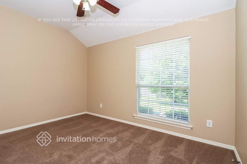 Building Photo - 4808 Bluebird Ln