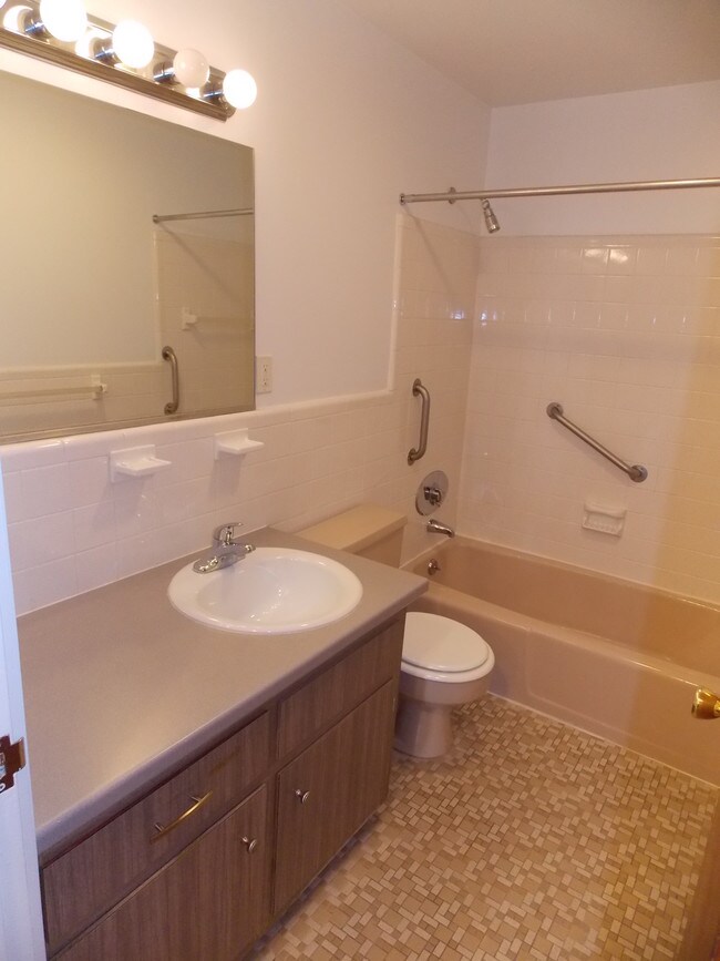 Building Photo - 20 Captain Parker Arms