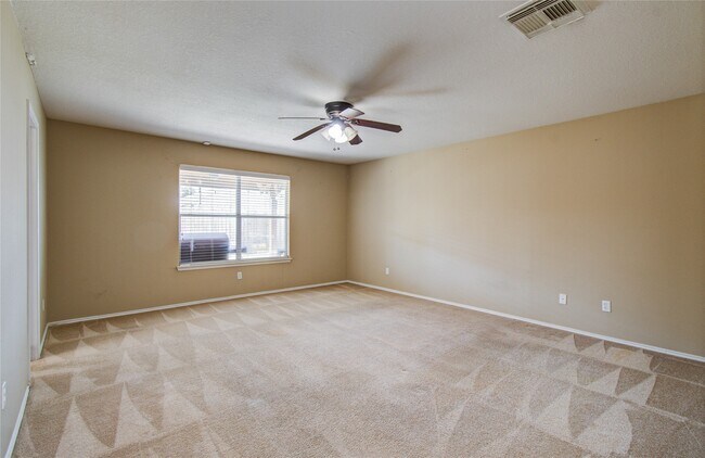 Building Photo - 610 Kiley Dr