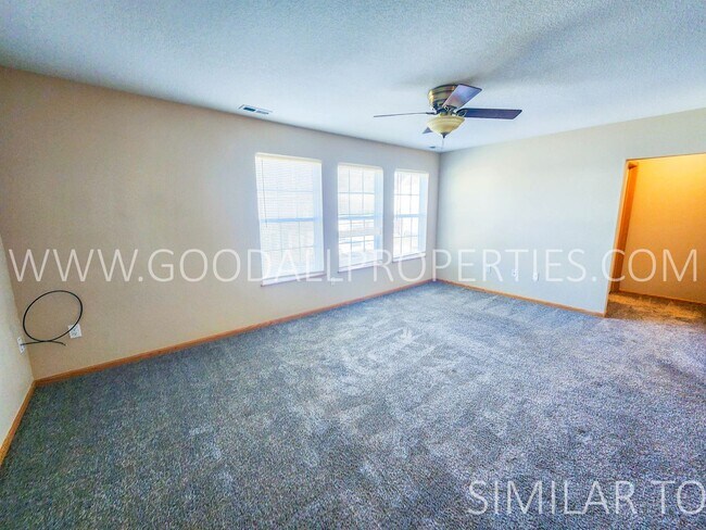 Building Photo - Ankeny Townhome with a 2 car attached garage
