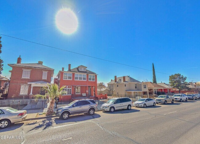 Building Photo - 1114 E Rio Grande Ave