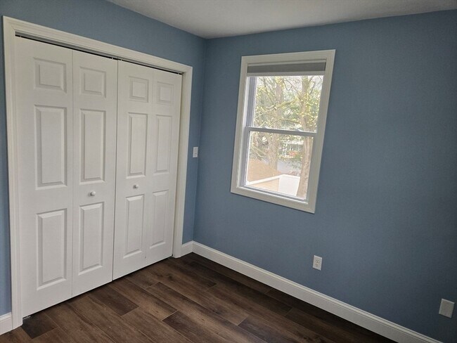 Building Photo - 37 Rose Glen St