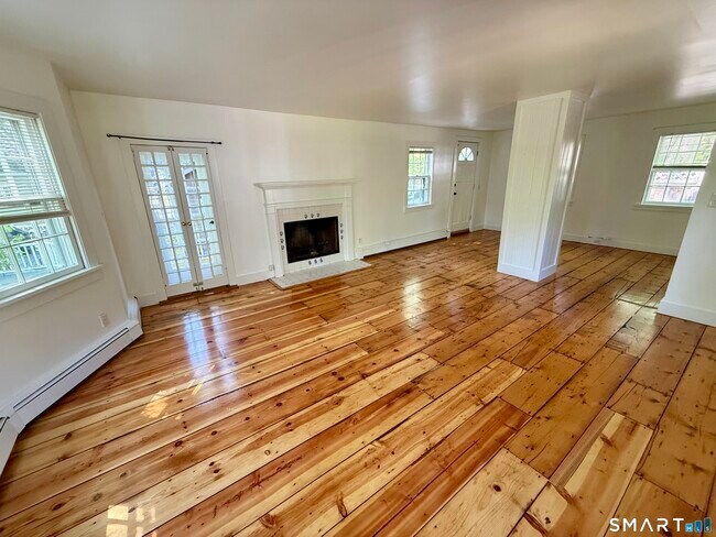 Building Photo - 154 Silvermine Ave