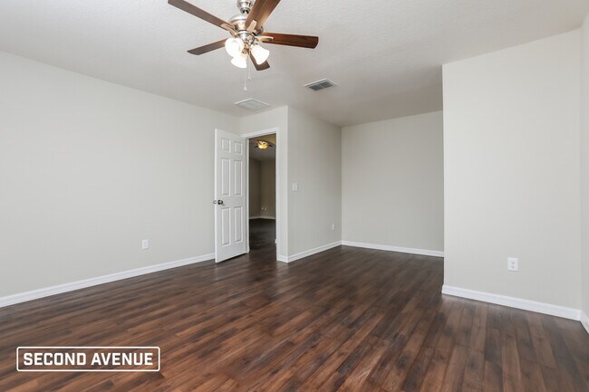 Building Photo - 2600 SW 152nd Ln