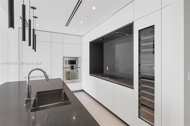 Building Photo - 300 Biscayne Boulevard Way