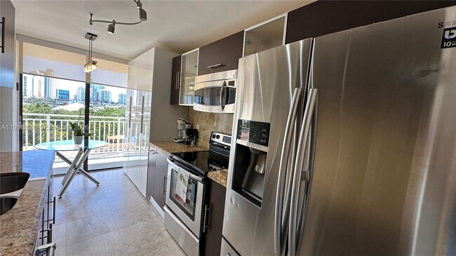 Building Photo - 210 174th St