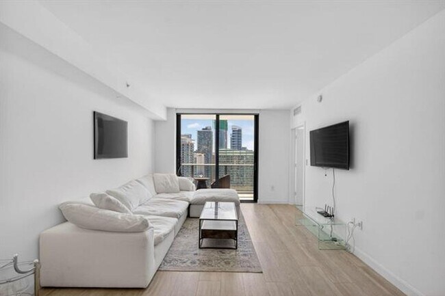 Building Photo - 55 SW 9th St