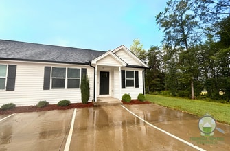 Building Photo - 139 B St