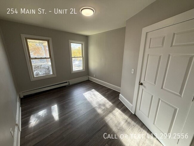 Building Photo - 254 Main St