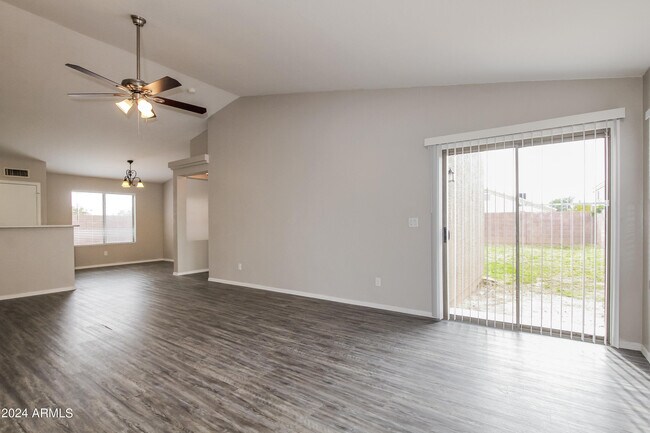 Building Photo - 14916 N 125th Ln