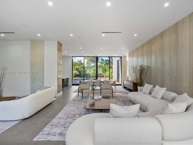 Building Photo - 871 NE 83rd St