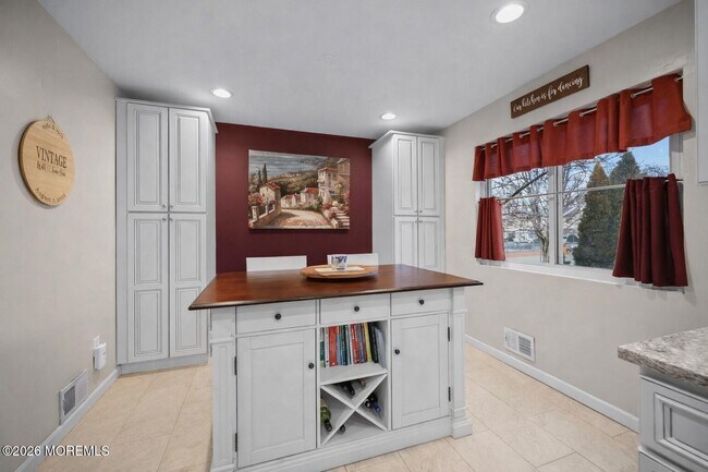 Building Photo - 316 Middlewood Rd