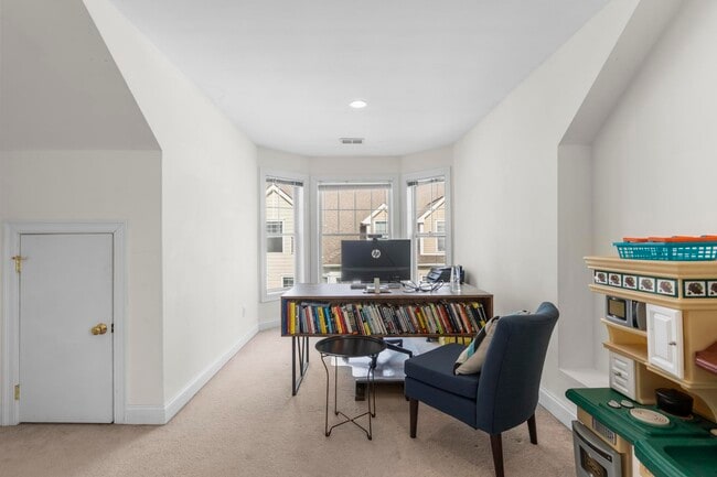 Building Photo - 85 Camp Ave