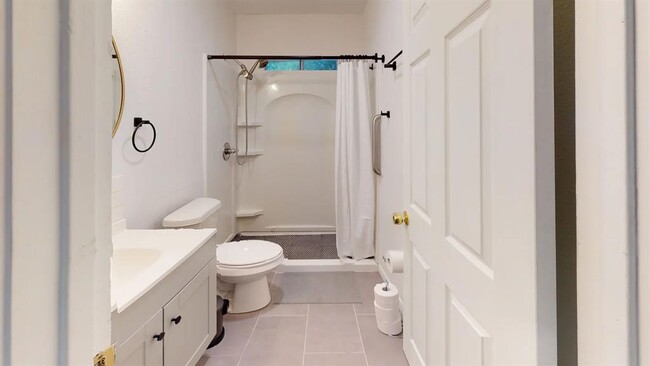 Building Photo - 1109 Gardner Cove