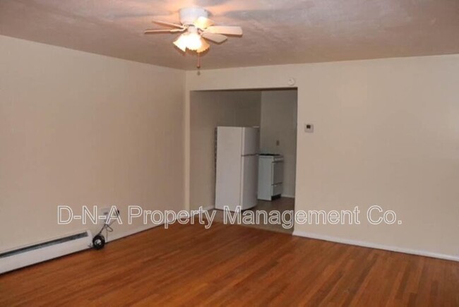 Building Photo - 106 3rd St