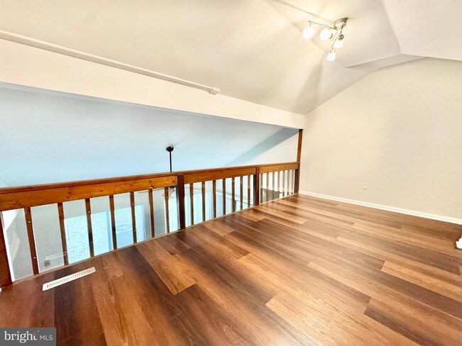 Building Photo - 39 S Turnberry Dr