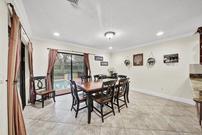 Building Photo - 8633 Vista Del Boca Dr