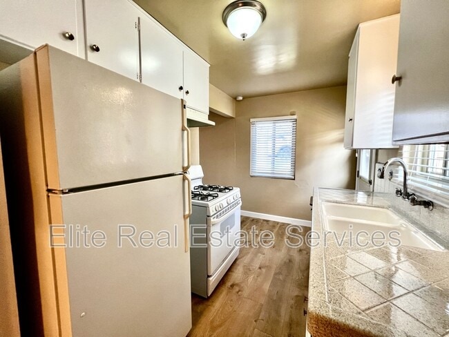 Building Photo - 9124 Rosedale Dr