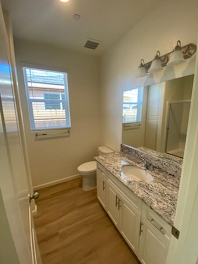 Building Photo - Beautiful Brand New Home in the gated Arbor Gates Subdivision with solar