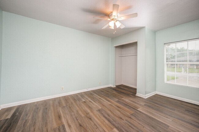 Building Photo - 509 Woodford Ln