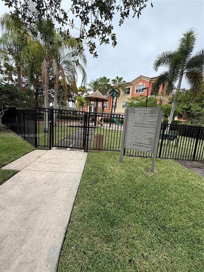 Building Photo - 4704 SW 160th Ave