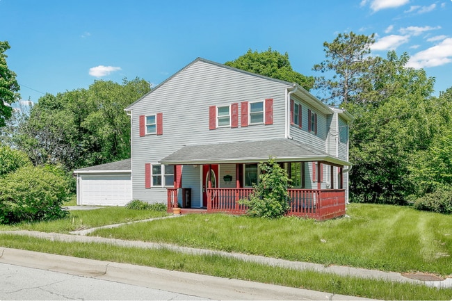 Primary Photo - 804 N Van Buren St