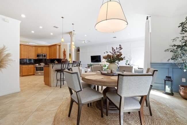 Building Photo - 1350 Pampas Way