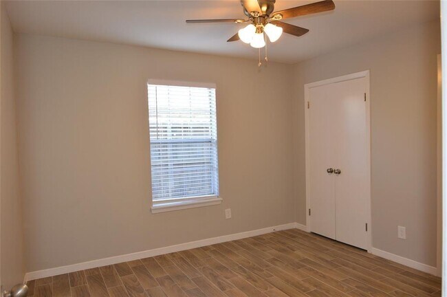 Building Photo - 8941 Gaylord Dr