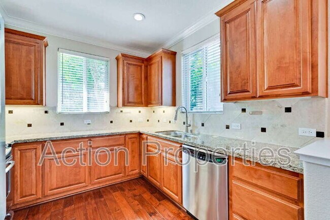 Building Photo - 241 Granada Park Cir
