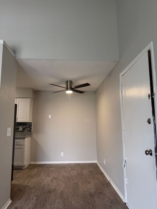 Building Photo - 11912 Amerado Blvd