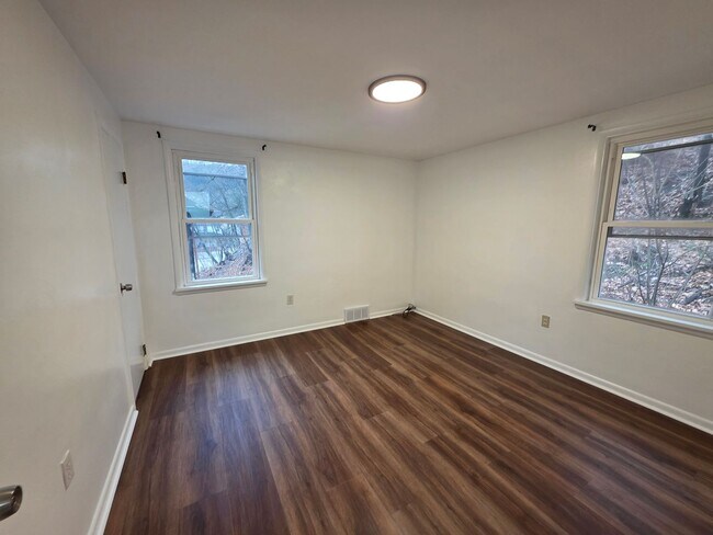 Building Photo - 4 Bedroom House for Rent in Shaler Schools !