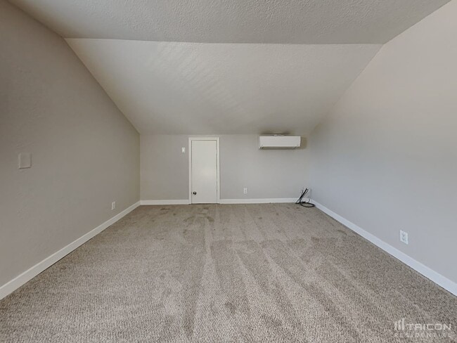 Building Photo - 308 Grape St