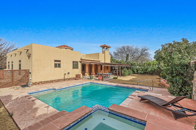 Building Photo - 724 Scott Ln