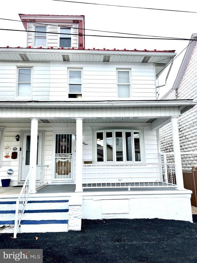 Building Photo - 145 N Nice St