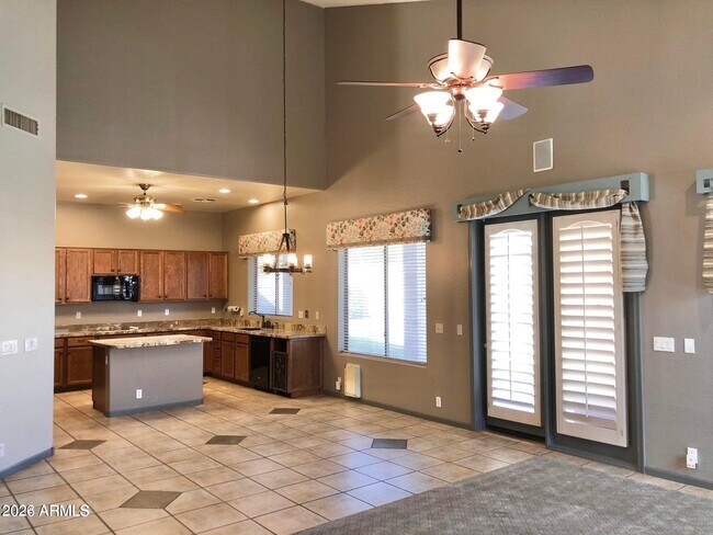 Building Photo - 345 N Date Palm Dr