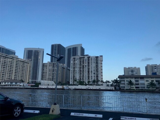 Building Photo - 100 Golden Isles Dr