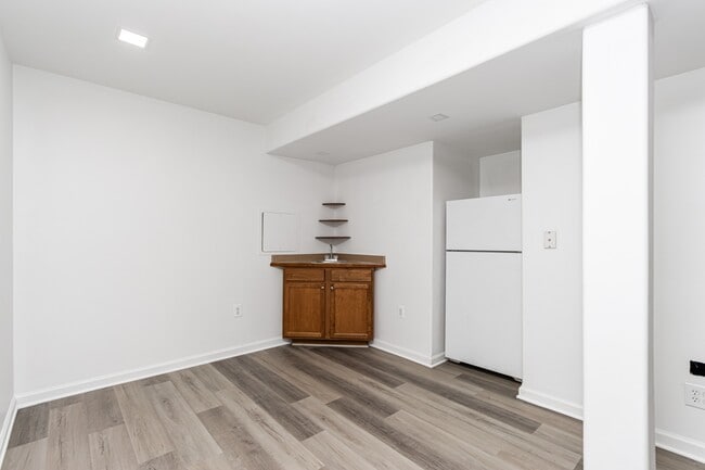 Building Photo - 6 Mintwood Dr