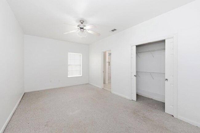 Building Photo - 2445 Monarch Dr