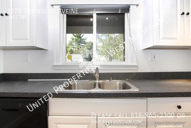 Building Photo - 3278 Townsend Ave NE