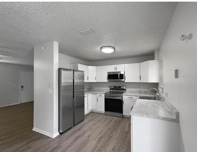 Building Photo - 1541 SW Curry St