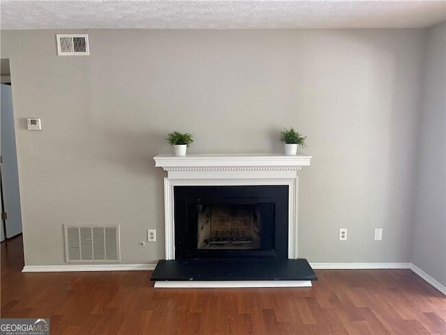 Building Photo - 1607 Augusta Dr