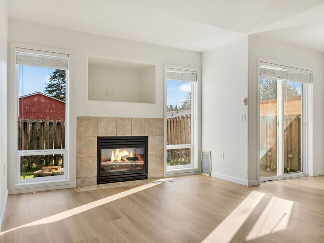 Building Photo - 1536 S Main Ave