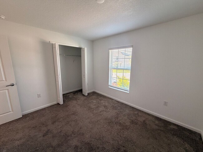 Building Photo - Single Family House Minutes to Davenport Posner Park Shopping Mall