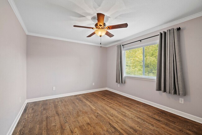 Building Photo - 5 Bed 3.5 Bath Home in Maple Hills Available Now!!