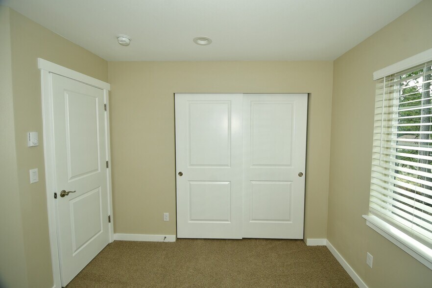 Bedroom - 954 152nd St E