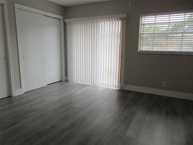 Building Photo - 8601 NW 35th St