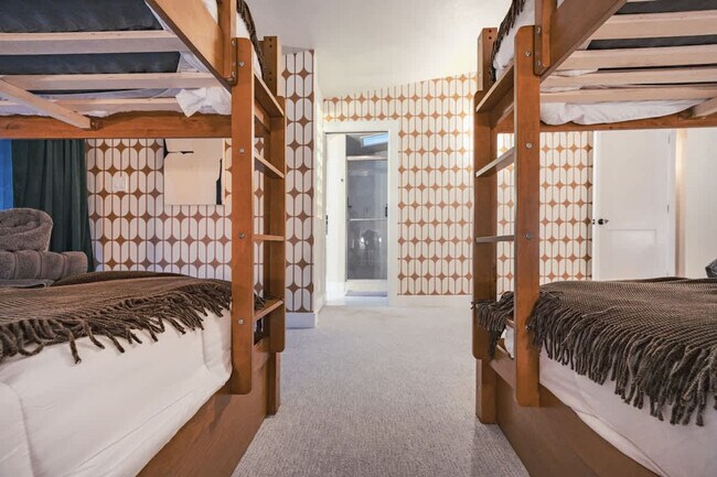 Building Photo - 12080 W 32nd Dr