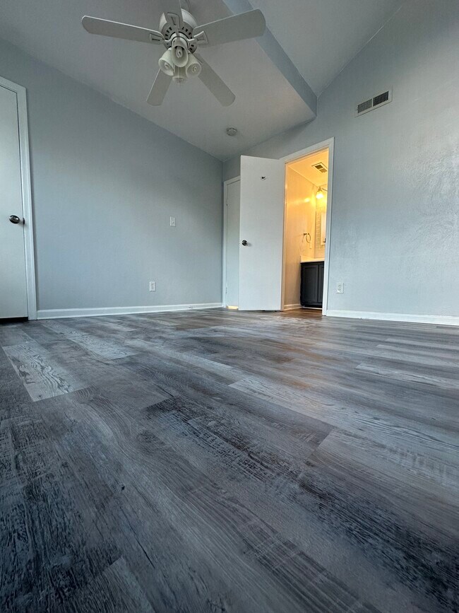 Building Photo - 1301 Hampton Blvd