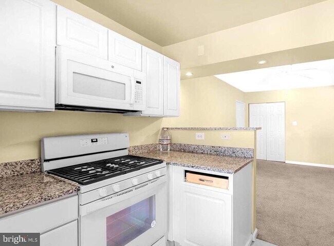 Building Photo - 4709 Tecumseh St