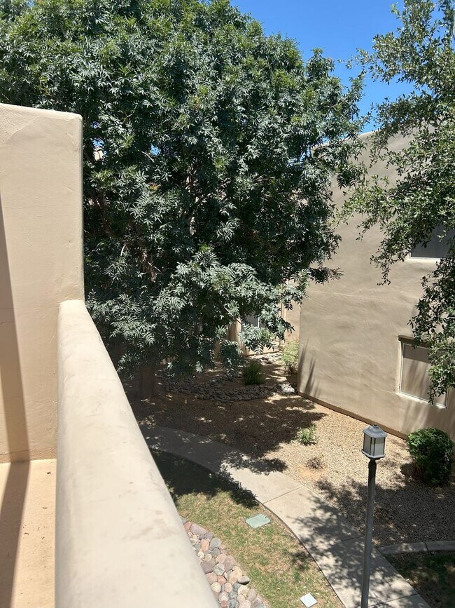 Building Photo - 2 Bedroom/2 bath Condo in the Mission de L...